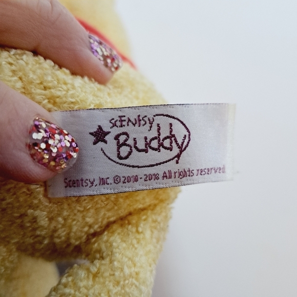 Scentsy Sidekick Winnie The Pooh Plush 13" - Picture 5 of 7